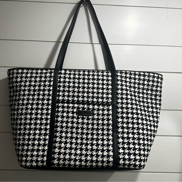 Vera Bradley Black White XL Weekender Travel Bag 25x15x8 - Picture 1 of 16